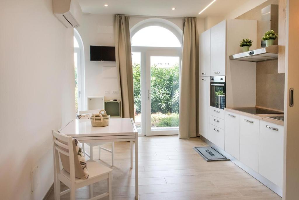P010 - Porto Recanati, Nuovo Monolocale Fronte Mare 外观 照片
