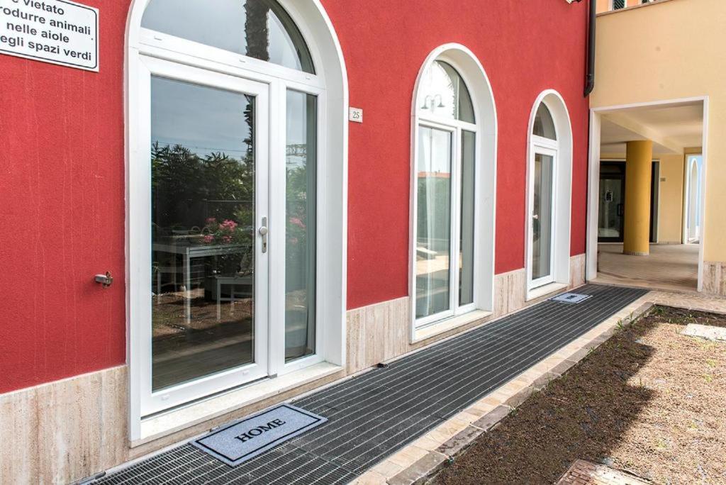 P010 - Porto Recanati, Nuovo Monolocale Fronte Mare 外观 照片